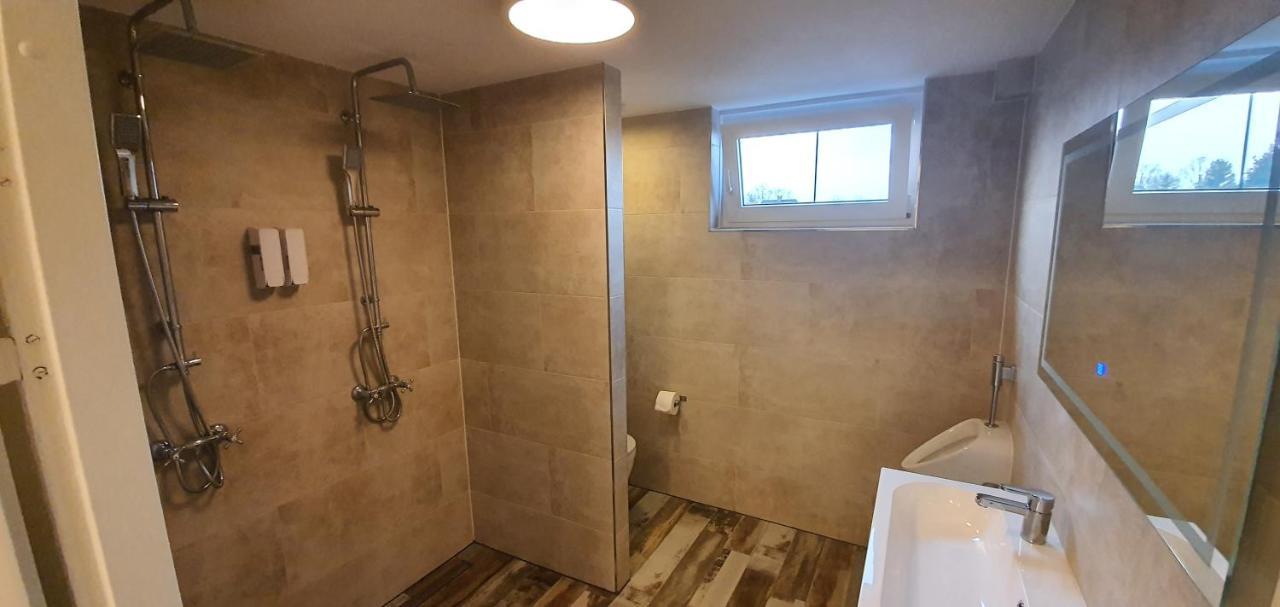 Wilp Bed & Budget Mackenzieplaats מראה חיצוני תמונה